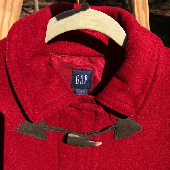 🍁Gap red zip toggle jacket🍁 - Picture 4 of 7